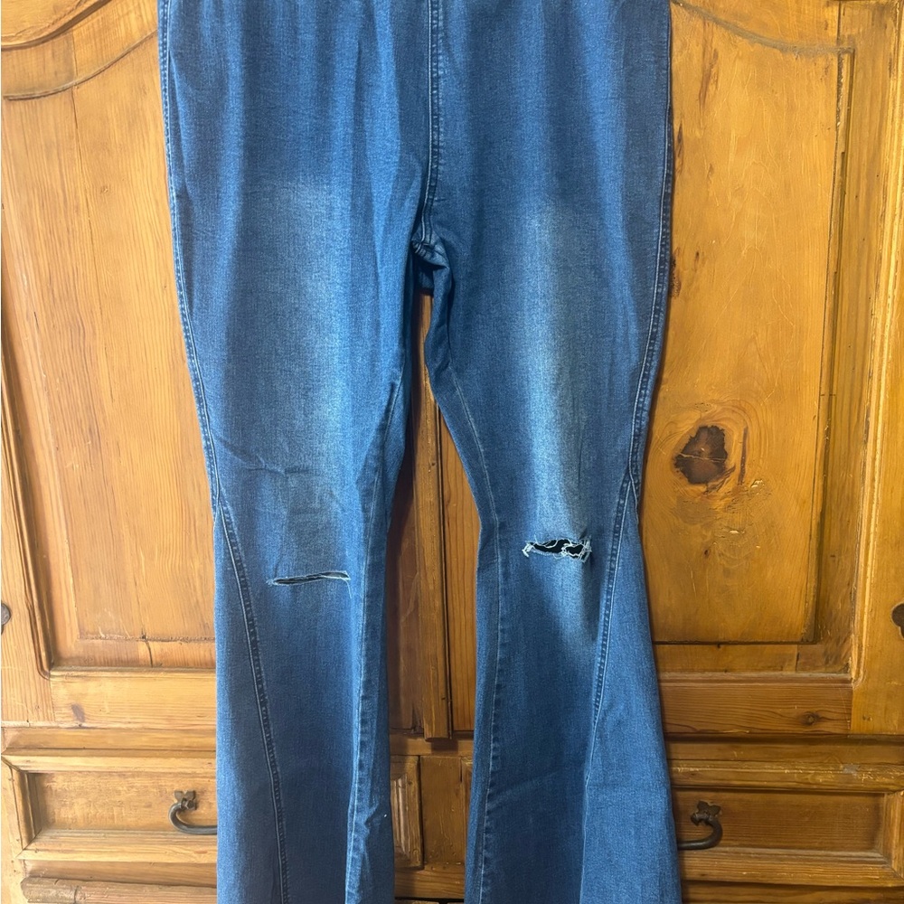 Cute Comfortable Stretch Flare Jeans